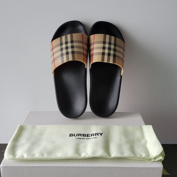 $398 *NEW* (9) Burberry Printed Sandals/Slides - Picture 5 of 16